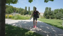 Od obrazovky k činkám a behu: Moderátor Marek ukazuje, spája šport a pomoc druhým