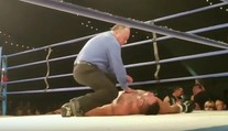 VIDEO: Zápasník UFC zomrel dva dni po knokaute. Rozhodca si spytuje svedomie
