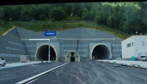 Motoristi sa konečne dočkajú: Tunel Višňové je takmer hotový, tvrdí Ráž