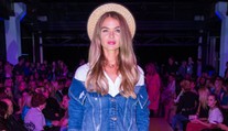 Anna Amenová ukázala sexy nohy. Nezabudla si obliecť nohavice?