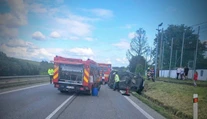 Vážna nehoda na východe Slovenska. Pri zrážke kamióna a auta sa zranili traja ľudia, medzi nimi aj dieťa