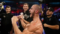 VIDEO: Doposiaľ neporaziteľný boxerista z Ruska je v kritickom stave po sérii úderov