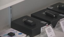 Skryté kamery môžu mať podobu pera či kľúčov od auta. Ukážeme vám, ako niektoré z nich odhalíte