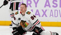 Chicago s ním rozviazalo zmluvu predčasne, skúsený Kanaďan sa vracia do NHL