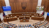 Poslanci prelomili veto prezidenta. Infozákon schválili v predloženom znení, za rozsiahle informácie budú poplatky