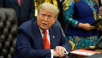 Americký Kongres schválil Trumpov kontroverzný balík. Opozícia varuje pred rastom dlhu a škrtmi pre chudobných