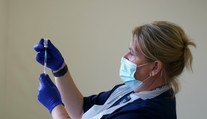 V Európe sa šíri vysoko nákazlivé ochorenie. Odborníci vyzývajú ľudí, aby sa dali zaočkovať