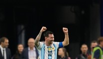 Nezastaviteľný Messi potvrdil skvelú formu. Rekordným zápisom zabezpečil Argentíne postup