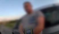 VIDEO: Polícia zastavila muža, ktorý viezol v aute vlastné dieťa. Potom prišiel obrovský šok