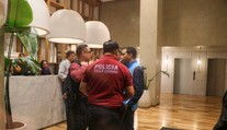 V prípade smrti Liama Paynea obvinili troch ľudí. Vyšetrovatelia samovraždu vylúčili