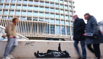 Banksy opäť tvoril v uliciach Londýna. Umelec chcel dielom poukázať na vážny problém