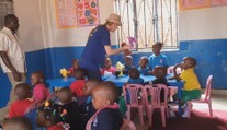Slovenská učiteľka vymenila školu za Afriku: Pozrite sa, ako pomáha v Ugande