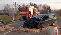 FOTO: Tragická nehoda na Orave. Mladá žena (21) čelne narazila do protiidúceho auta, vodič neprežil (†53)
