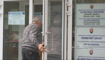 Za vybavovaním dokladov budú cestovať do okolitých miest. Klientske centrum vo Veľkých Kapušanoch má skončiť
