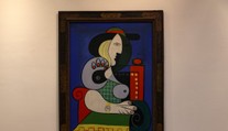 Picassov obraz vydražili za takmer 140 miliónov dolárov. Je na ňom jedna z jeho mileniek