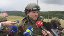 Boli sme sa pozrieť na výcvik do národných obranných síl. Nie je to hra na vojačikov, odkazuje prezident