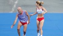 Pomohla svojmu sprievodcovi a odmietli jej dať medailu. Paralympijská bežkyňa sa obrátila na súd