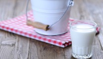 Kravské mlieko: Zistite, či je naozaj pre dospelých škodlivé alebo ide len o predsudok