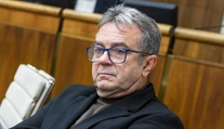 Ďalší incident medzi poslancami. Mal sa odohrať v parlamentnej garáži a jedným z aktérov bol Pročko