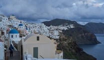 Nikto nevie, čo bude. Grécke Santorini opustili už takmer všetci obyvatelia, boja sa katastrofy