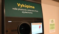 Zálohomaty by nemuseli vydávať iba bločky. Peniaze za fľaše a plechovky by sme mohli dostávať na účet