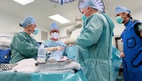 Pacientovi hrozila amputácia. Lekári v Michalovciach zachránili mužovu nohu vďaka unikátnej operácii