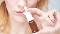 Neviditeľné riziko: Prečo môžu nosové spreje viac uškodiť než pomôcť?