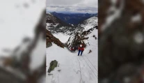 Zjazd sa zmenil na boj o prežitie. Snowboardistovi zachránila život náhoda