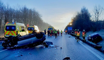 Hromadná nehoda v Česku. Pri zrážke piatich áut sa zranilo 12 ľudí
