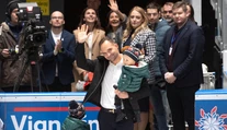 Slováci triumfovali na domácom turnaji tenisovým spôsobom. Fanúšikovia pred zápasom ďakovali Sekerovi