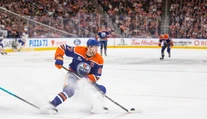 VIDEO: McDavid zariadil Edmontonu bod, nováčik vyrovnal v poslednej sekunde a zavelil k obratu