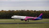 Wizz Air dostal zelenú pre lety do USA. Fanúšikov chce zobrať na futbalové MS