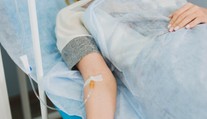 Z dovolenky rovno do nemocnice. Žena si z Ugandy priniesla nebezpečnú infekciu
