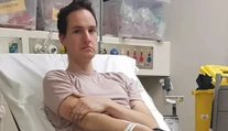 Fyzik chcel zostrojiť náramok proti koronavírusu, napokon skončil s magnetmi v nose