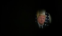 Trump vraj videl dôkaz, že koronavírus pochádza z laboratória vo Wu-chane