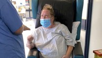 Žene po nakazení sa covidom dávali tri dni života. Po podaní experimentálneho lieku sa stal zázrak