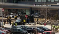 Streľba v nemocnici v USA si vyžiadala dve obete. Páchateľ útok zrejme plánoval