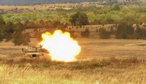 Američan, ktorý sa zranil v Lešti pri nehode tanku, prišiel o nohu