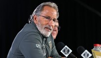 Po neúspešnom finále sa do funkcie nevráti. Tortorella skončil na lavičke Vegas