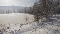 Obrázok ako z reklamy na Slovensko, ale v skutočnosti jama plná toxického kalu
