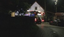 Dvaja synovia prišli počas noci v Trenčianskej Teplej o oboch rodičov