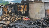 Tragický požiar obydlí v Lipanoch, vyžiadal si jednu obeť