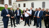 Urazil Matovič Rómov? Vlastní rómski poslanci sa ho zastali, tvrdá kritika od odborníka