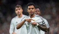 VIDEO: Real Madrid v šlágri zdolal mestského rivala, Arsenal rozdrvil PSV. Dortmund neudržal vedenie