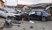 Ranná jazda sa v Humennom skončila zrážkou. Maloletá osoba utrpela zranenia