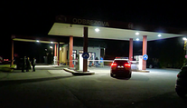 Zlodej babrák. Prepadli benzínovú pumpu v Podbrezovej a jeden z páchateľov sa po krádeži vrátil