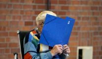 V Nemecku začal proces so 100-ročným bývalým dozorcom. Napomáhať mal pri vyše 3500 vraždách