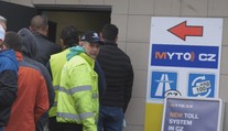 Obavy sa nenaplnili: Prechod na nový mýtny systém v Česku dopravu na hraniciach neskomplikoval