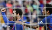 Barcelona nevzdáva boj o titul, Villarreal zdolala 4:1