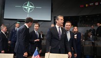 USA posúdia prítomnosť svojich vojsk a základní v Európe, oznámil Hegseth